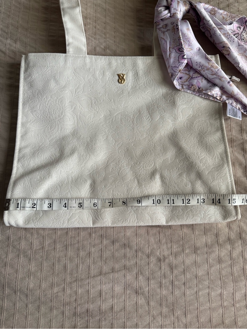 Victoria Secret White Floral Tote Bag with Lavender Scarf - Picture 5 of 7